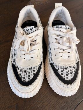 Dolce Vita Cream and Black fabric Platform Sneakers